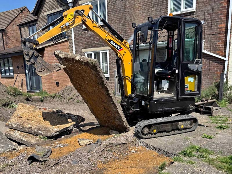 Precise slab removal by Enzoroy Construction – Professional concrete work